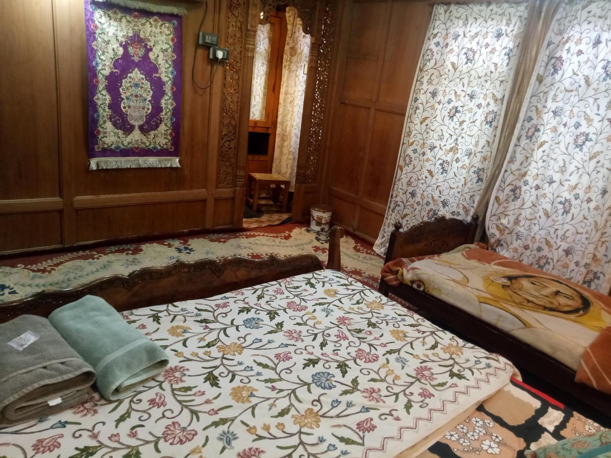 Bed and Breakfast House Boat New Manora Srīnagar Zewnętrze zdjęcie