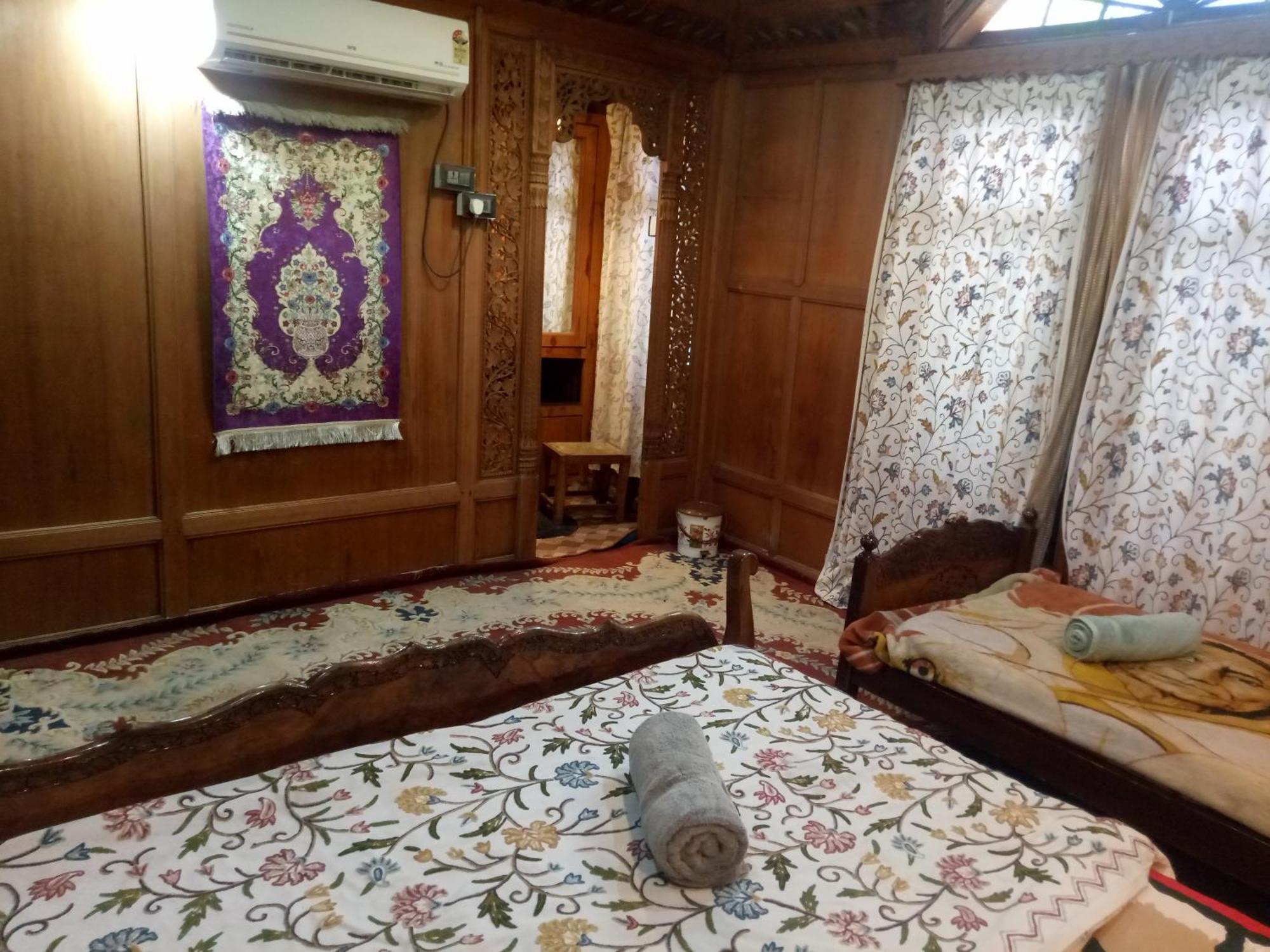 Bed and Breakfast House Boat New Manora Srīnagar Zewnętrze zdjęcie